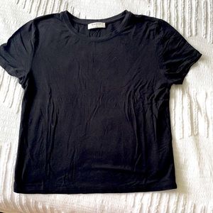 Aritzia babaton everyday t shirt